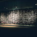 壁面レリーフ「風の道」